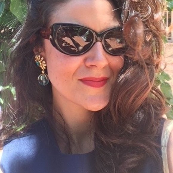 Meet your Posher, Ana - Picture 1 of 1